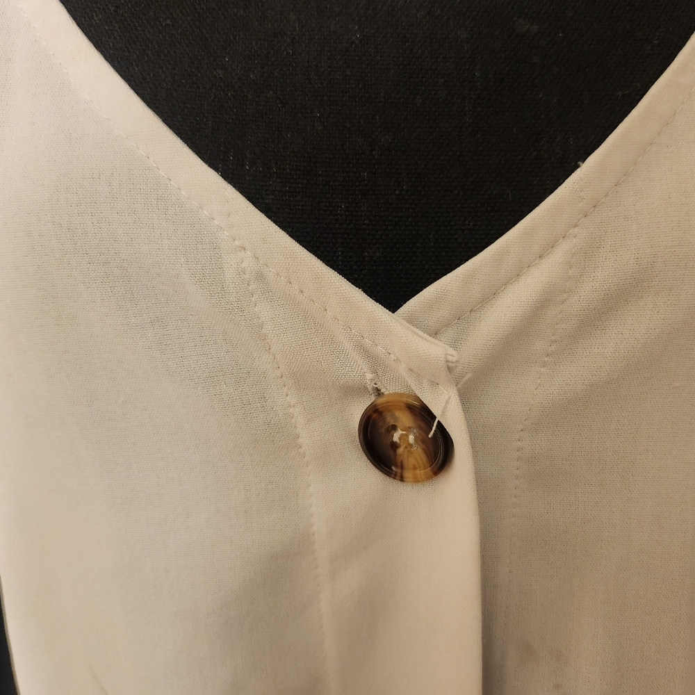 Off-white button camisole - Picture 6 of 6
